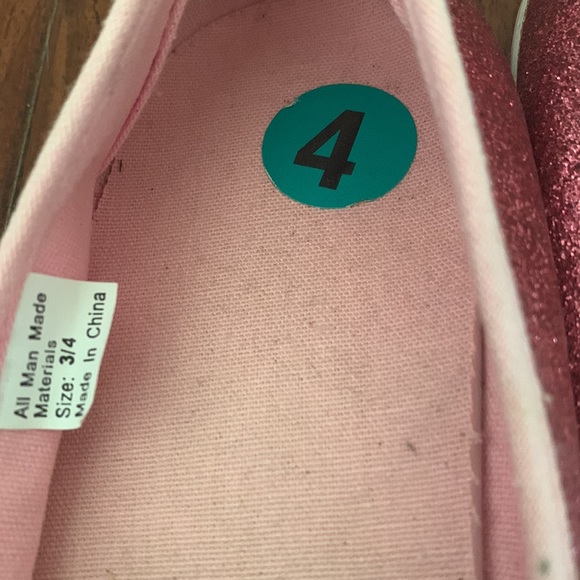 Girls BARBIE pink sparkle rubber sole ballet flats/ sneakers size 1/2 or 3/4 NE… - Picture 4 of 8